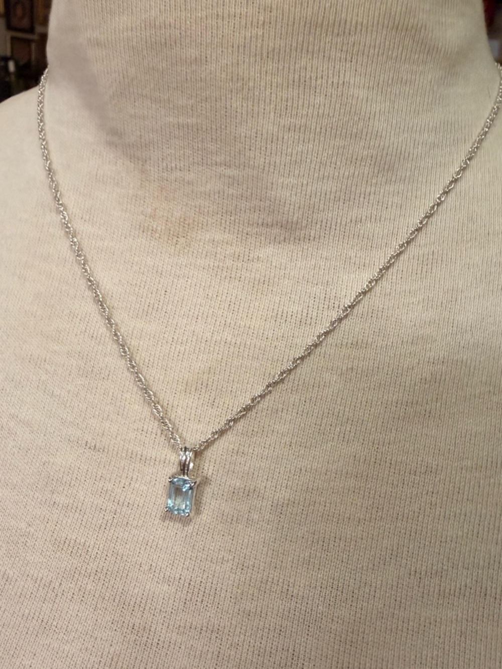 Silver Necklace with Aquamarine Gemstone